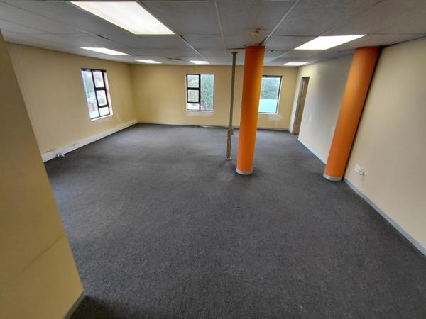 172  m² Commercial space