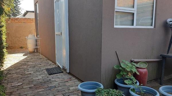 1 Bedroom Garden Cottage