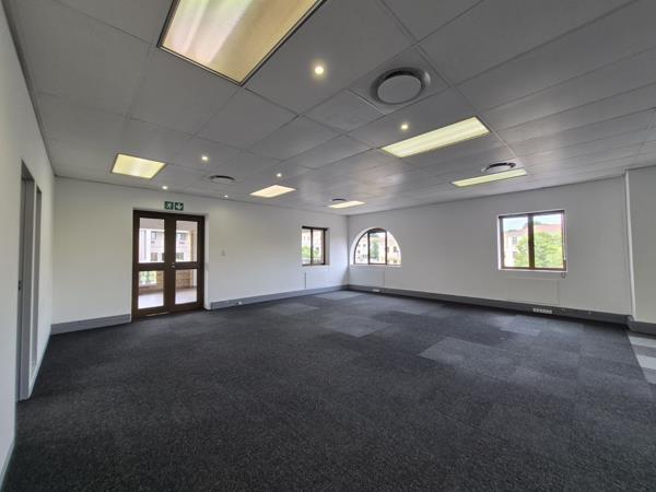 244  m² Commercial space