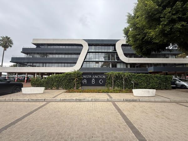 154  m² Commercial space