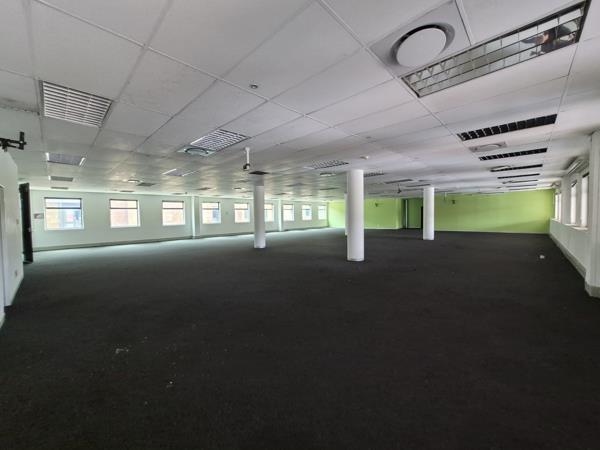 850  m² Commercial space