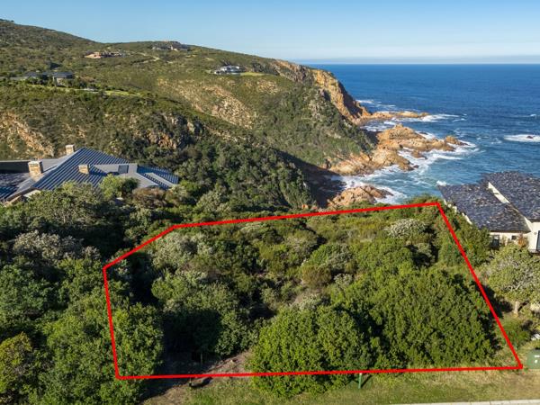 1 483 m² Land