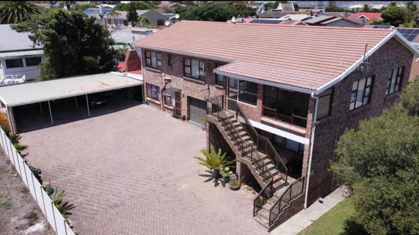 8 Bedroom House