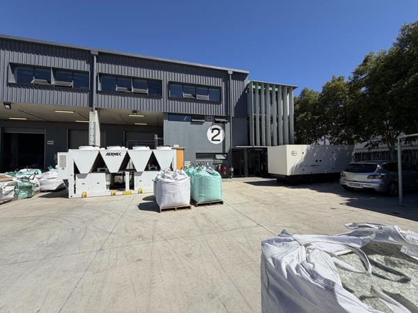 2 305  m² Industrial space