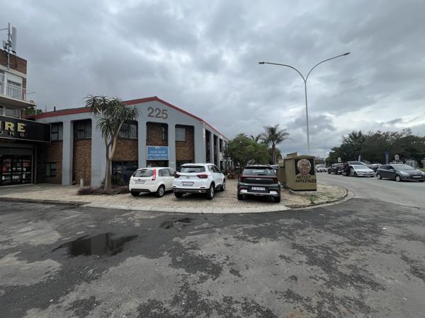 140  m² Commercial space