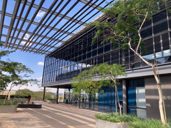 781  m² Commercial space