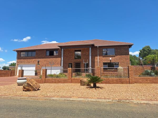 6 Bedroom House