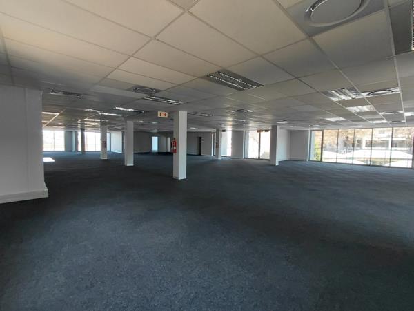 658  m² Commercial space