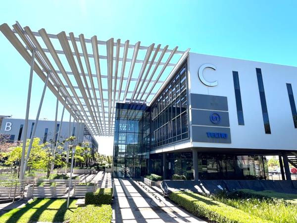 394  m² Commercial space