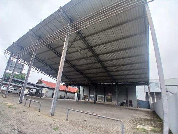 761  m² Commercial space