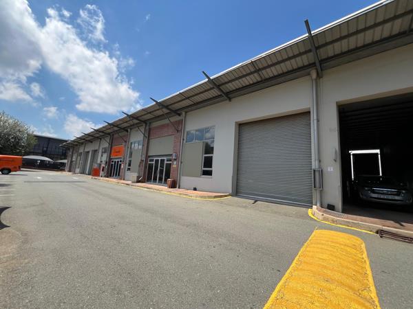 679  m² Industrial space