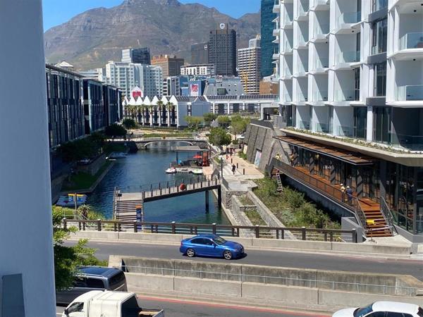 180 m² Office Space