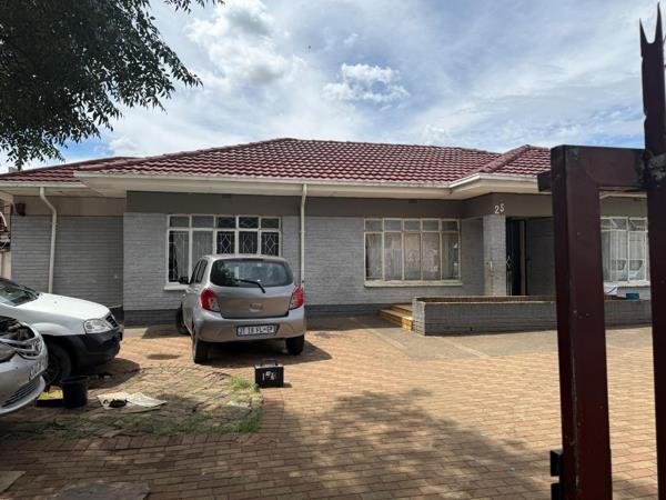 12 Bedroom House