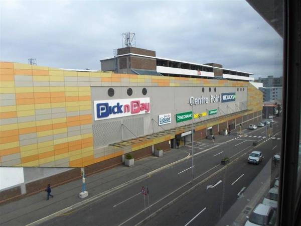 563 m² Office Space