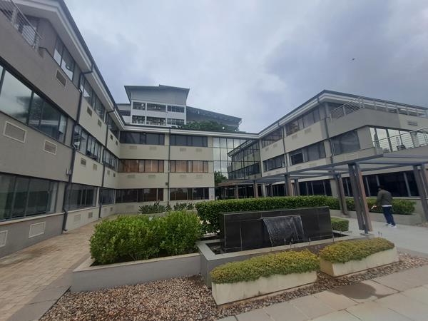 555  m² Commercial space