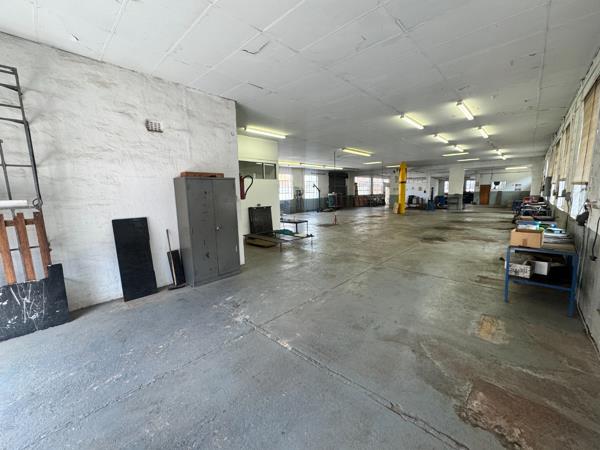 690  m² Commercial space