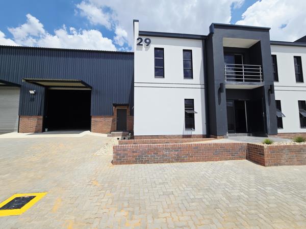 596 m² Industrial space