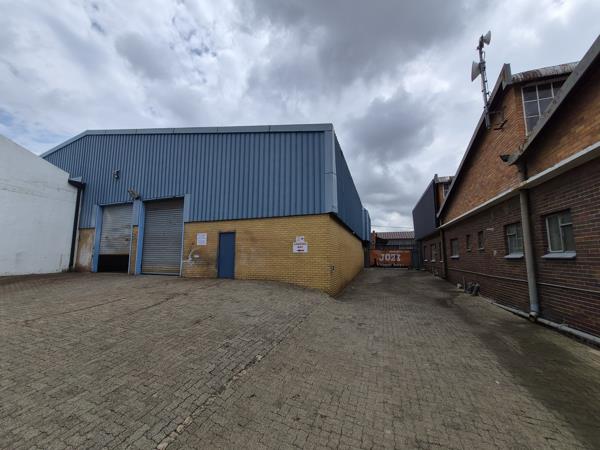 1 915  m² Industrial space