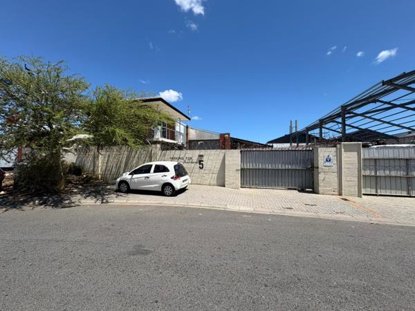 412  m² Industrial space