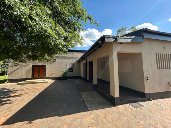 298 m² Commercial space