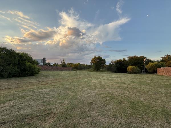 1 425 m² Land