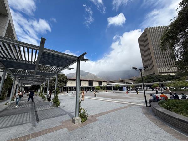 97.3 m² Retail Space