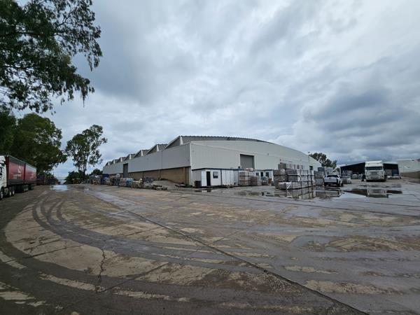 5 253.8 m² Industrial space