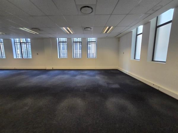 343 m² Office Space