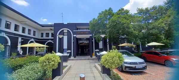 639  m² Commercial space