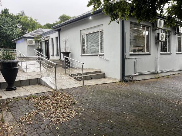 268  m² Commercial space