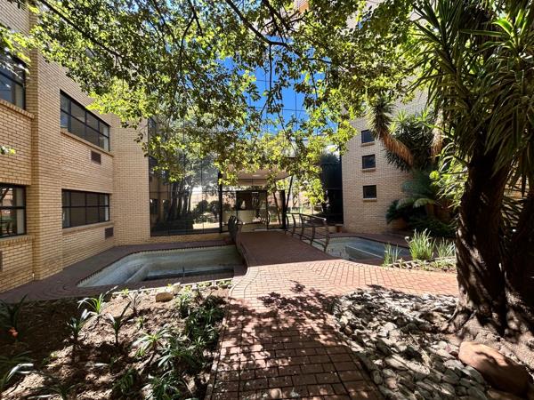 1 185  m² Commercial space