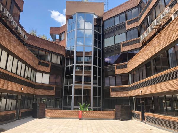 1 041  m² Commercial space