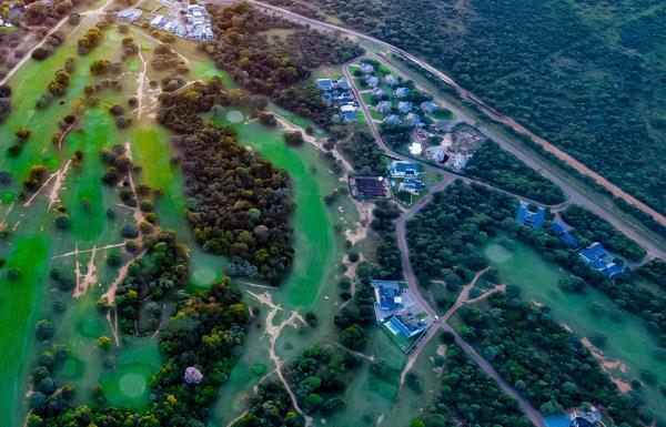 686 m² Land