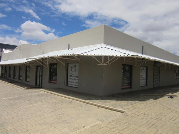 985  m² Commercial space