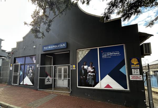 365  m² Commercial space