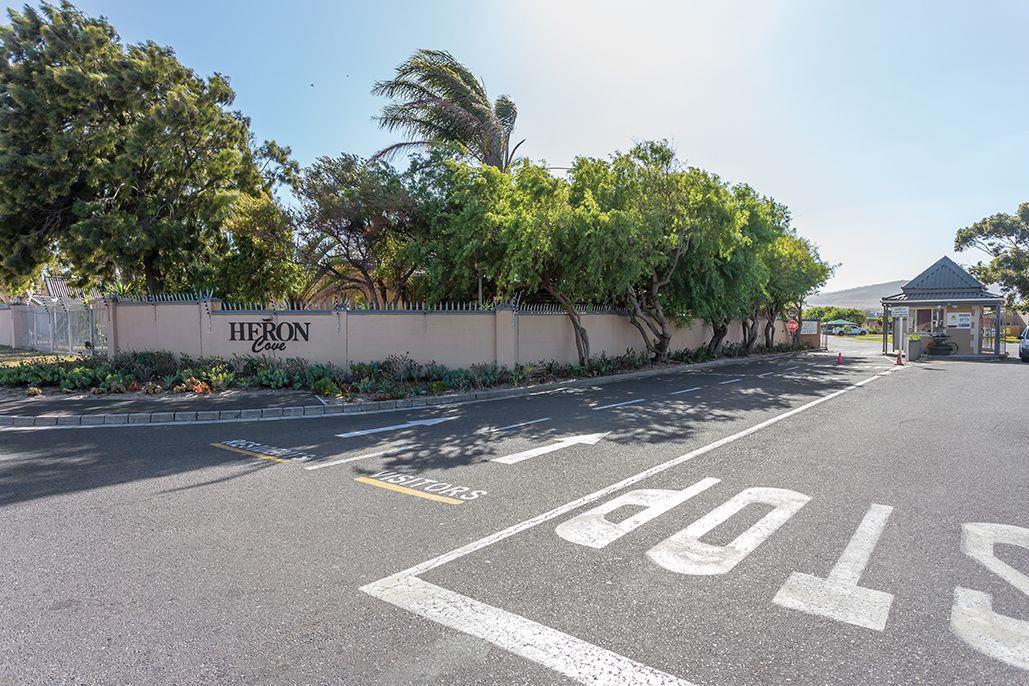 2 Bedroom Cluster in Table View