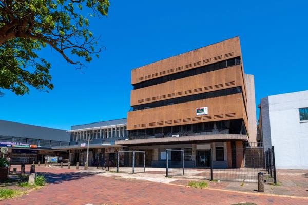 1 833  m² Commercial space