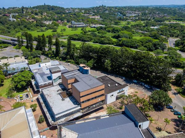 1 833 m² Commercial space