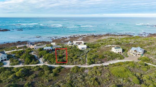 1 121 m² Land