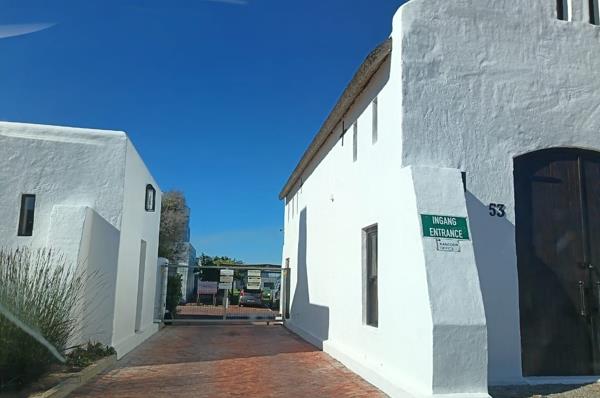 303 m² Land