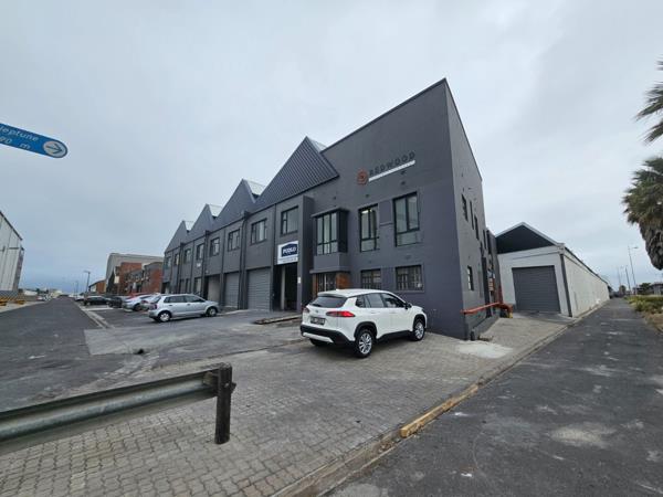 909 m² Industrial space