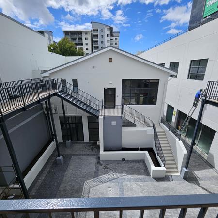 609 m² Commercial space