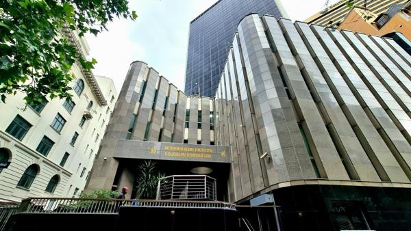 902 m² Office Space