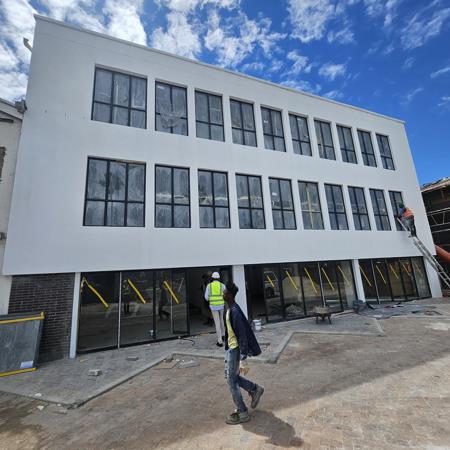 102 m² Retail Space