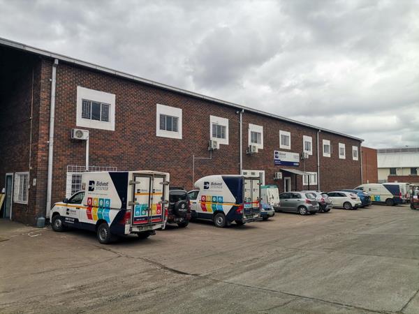 1 200 m² Commercial space