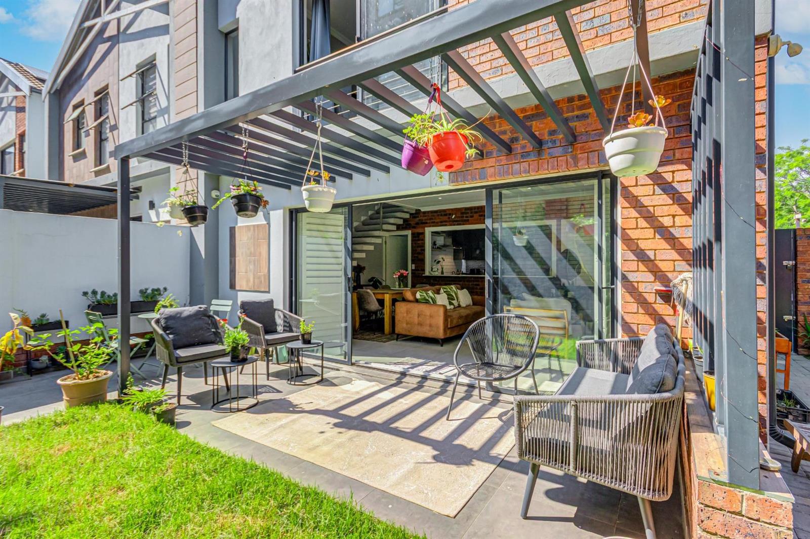 3 Bedroom Apartment in Ferndale