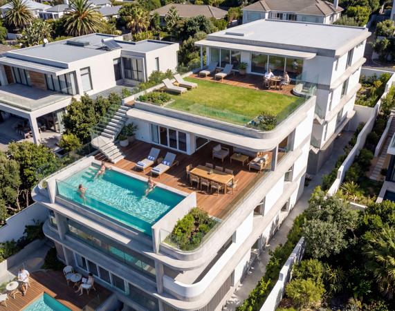 879 m² Land