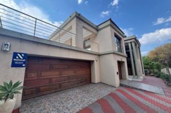 6 Bedroom House
