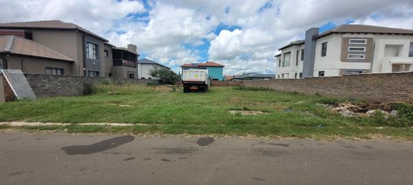 680 m² Land