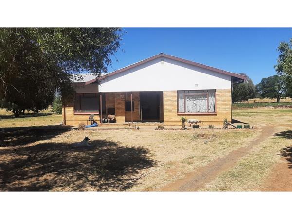 2.9 ha Farm with House